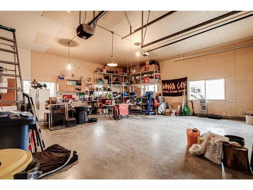 31042 Range Road 281, Rural Mountain View County, AB - Indoor Photo Showing Garage