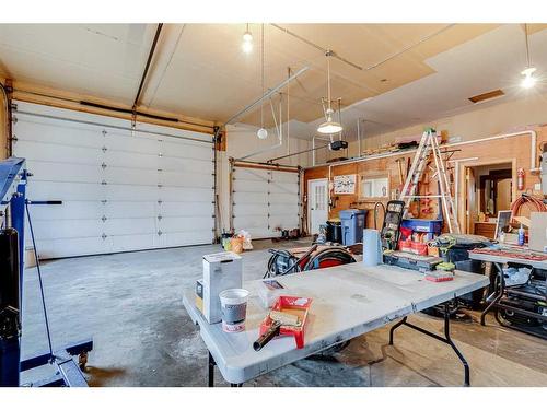 31042 Range Road 281, Rural Mountain View County, AB - Indoor Photo Showing Garage