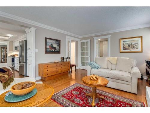 14228 Park Estates Drive Se, Calgary, AB - Indoor Photo Showing Living Room