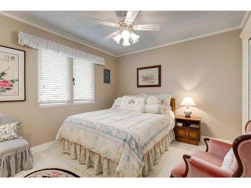 14228 Park Estates Drive Se, Calgary, AB - Indoor Photo Showing Bedroom