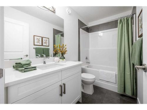 8 Key Cove Sw, Airdrie, AB - Indoor Photo Showing Bathroom