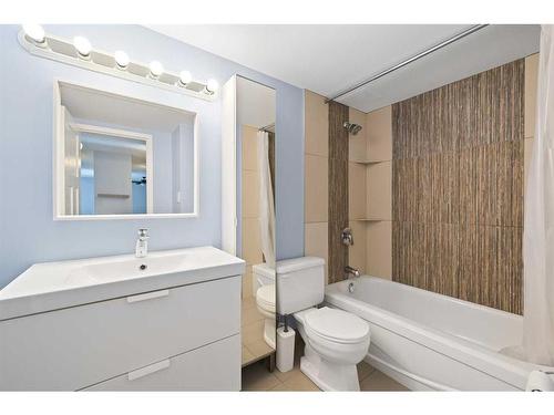 614-111 14 Avenue Se, Calgary, AB - Indoor Photo Showing Bathroom