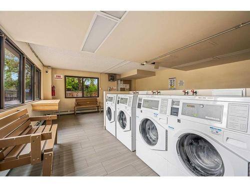 614-111 14 Avenue Se, Calgary, AB - Indoor Photo Showing Laundry Room