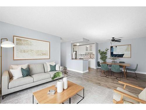 614-111 14 Avenue Se, Calgary, AB - Indoor Photo Showing Living Room