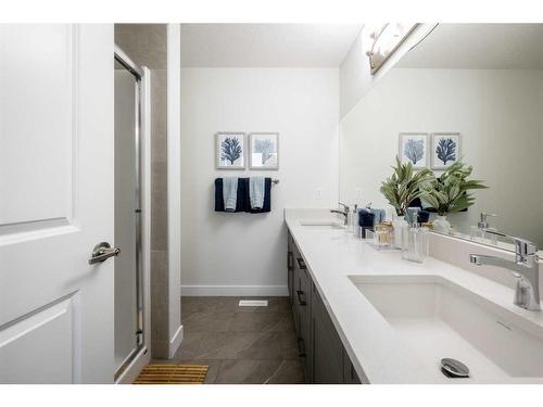 44 Key Cove Sw, Airdrie, AB - Indoor Photo Showing Bathroom