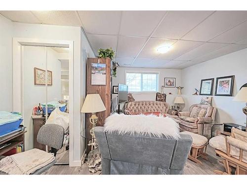 539 Pioneer Drive, Irricana, AB - Indoor Photo Showing Bedroom