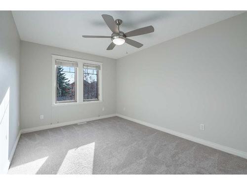 1613 18 Avenue Nw, Calgary, AB - Indoor Photo Showing Other Room