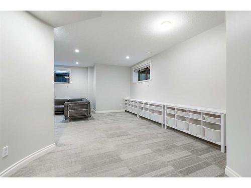 1613 18 Avenue Nw, Calgary, AB - Indoor