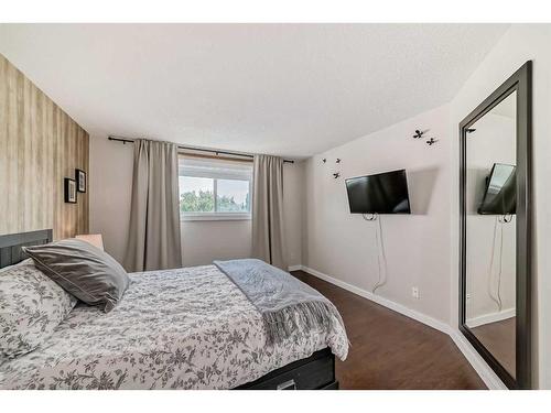 962 Harvest Hills Drive Ne, Calgary, AB - Indoor Photo Showing Bedroom