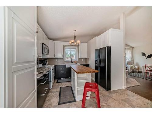 962 Harvest Hills Drive Ne, Calgary, AB - Indoor Photo Showing Kitchen