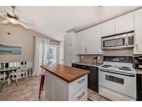 962 Harvest Hills Drive Ne, Calgary, AB - Indoor Photo Showing Kitchen