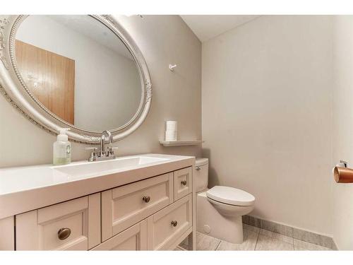 163 Malibou Road Sw, Calgary, AB - Indoor Photo Showing Bathroom