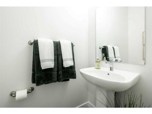 88 Key Cove Sw, Airdrie, AB - Indoor Photo Showing Bathroom