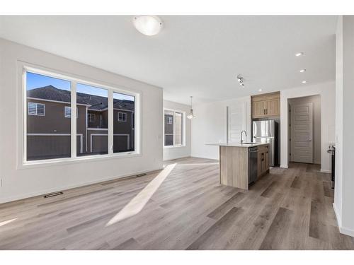 91 Cityline Heath Ne, Calgary, AB - Indoor Photo Showing Kitchen