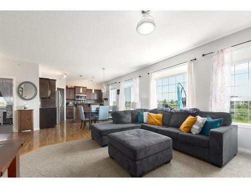 3 St. Andrews Close, Lyalta, AB - Indoor Photo Showing Living Room