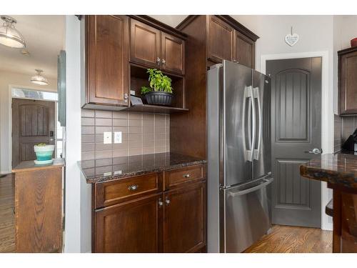 3 St. Andrews Close, Lyalta, AB - Indoor Photo Showing Kitchen