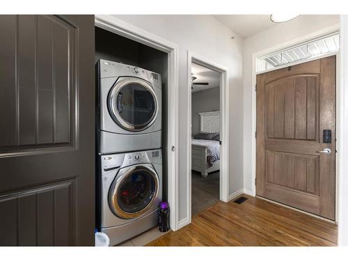 3 St. Andrews Close, Lyalta, AB - Indoor Photo Showing Laundry Room