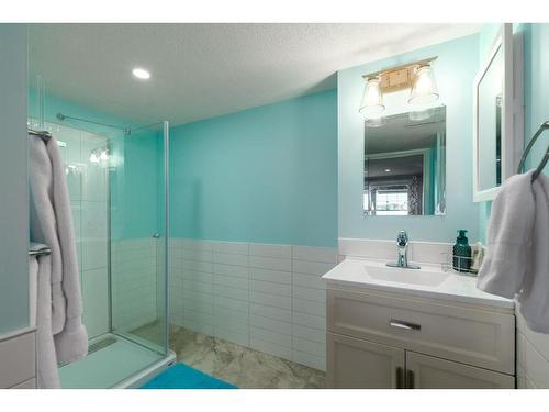 3 St. Andrews Close, Lyalta, AB - Indoor Photo Showing Bathroom