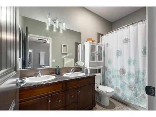 3 St. Andrews Close, Lyalta, AB - Indoor Photo Showing Bathroom