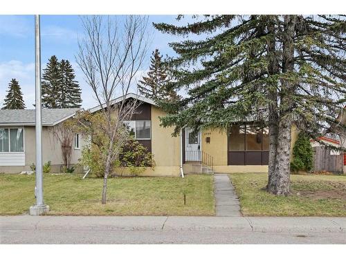 5728 Layzell Road Sw, Calgary, AB - Outdoor