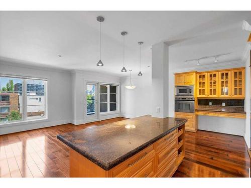 204-1235 Cameron Avenue Sw, Calgary, AB - Indoor Photo Showing Kitchen