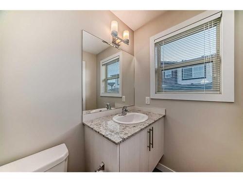 0037463783-133 Sage Hill Grove Nw, Calgary, AB - Indoor Photo Showing Bathroom