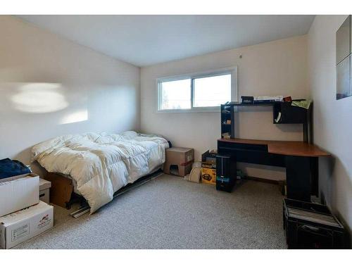 2811 19 Street Nw, Calgary, AB - Indoor Photo Showing Bedroom