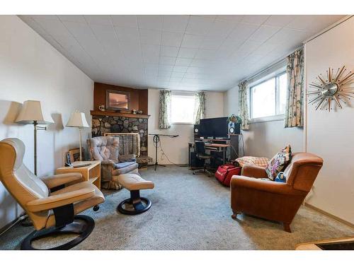 2811 19 Street Nw, Calgary, AB - Indoor Photo Showing Living Room With Fireplace