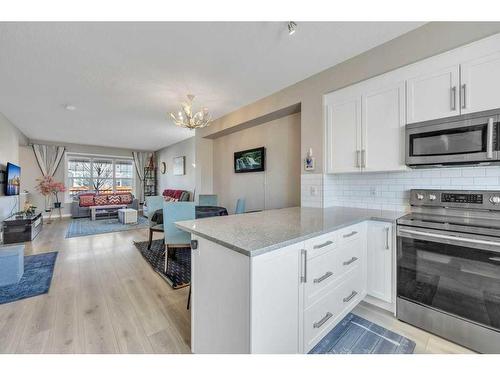 9 Masters Street Se, Calgary, AB - Indoor Photo Showing Kitchen