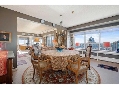 2410-720 13 Avenue Sw, Calgary, AB - Indoor Photo Showing Dining Room