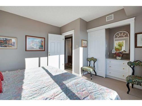 2410-720 13 Avenue Sw, Calgary, AB - Indoor Photo Showing Bedroom