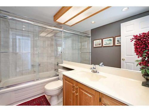 2410-720 13 Avenue Sw, Calgary, AB - Indoor Photo Showing Bathroom