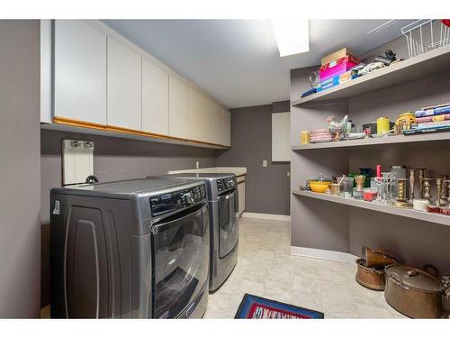 2410-720 13 Avenue Sw, Calgary, AB - Indoor Photo Showing Laundry Room