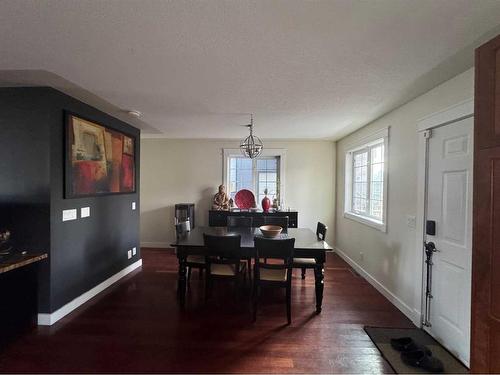 427 23 Avenue Nw, Calgary, AB - Indoor Photo Showing Dining Room