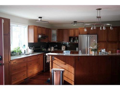 427 23 Avenue Nw, Calgary, AB - Indoor Photo Showing Kitchen