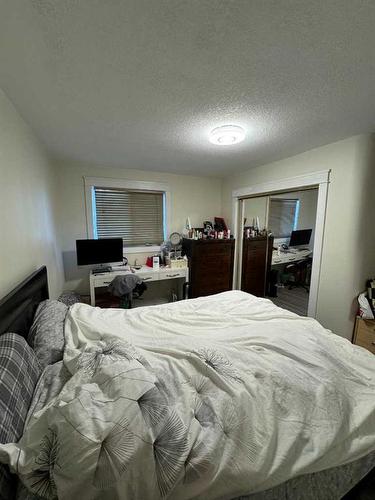 427 23 Avenue Nw, Calgary, AB - Indoor Photo Showing Bedroom