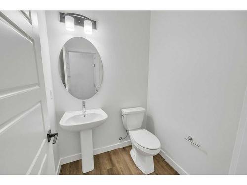 283 Hotchkiss Manor, Calgary, AB - Indoor Photo Showing Bathroom