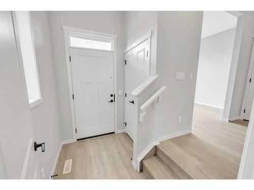 188 Hotchkiss Drive Se, Calgary, AB - Indoor Photo Showing Other Room