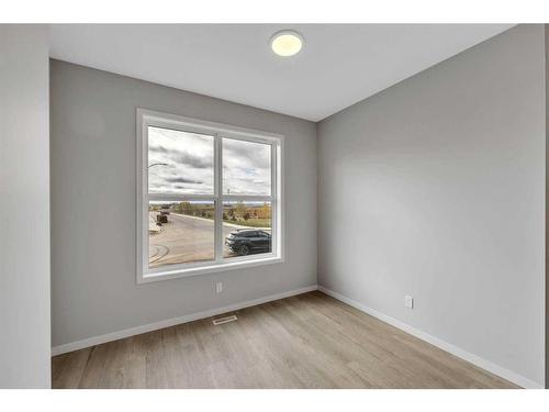 188 Hotchkiss Drive Se, Calgary, AB - Indoor Photo Showing Other Room