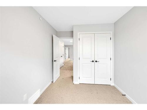 188 Hotchkiss Drive Se, Calgary, AB - Indoor Photo Showing Other Room