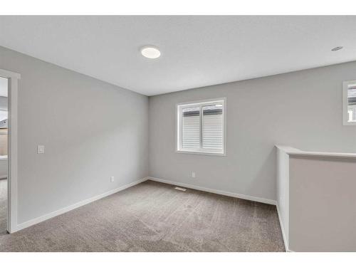 188 Hotchkiss Drive Se, Calgary, AB - Indoor Photo Showing Other Room