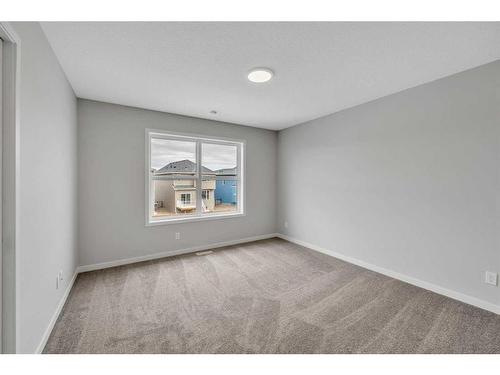 188 Hotchkiss Drive Se, Calgary, AB - Indoor