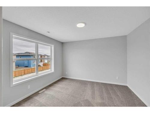 188 Hotchkiss Drive Se, Calgary, AB - Indoor Photo Showing Other Room