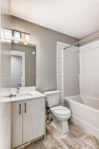 207 Evanscrest Square Nw, Calgary, AB - Indoor Photo Showing Bathroom