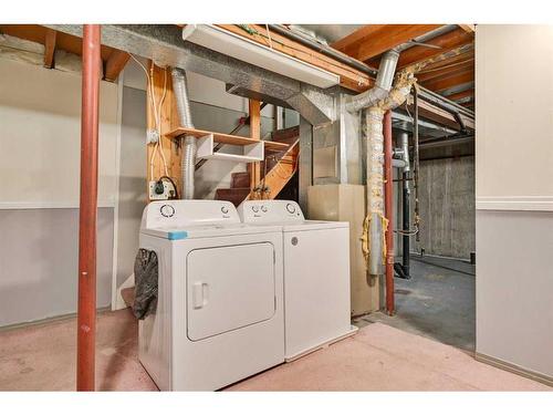 53-175 Manora Place Ne, Calgary, AB - Indoor Photo Showing Laundry Room