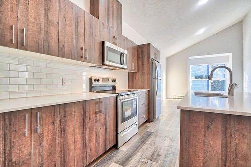 33-303 Waddy Lane, Strathmore, AB - Indoor Photo Showing Kitchen