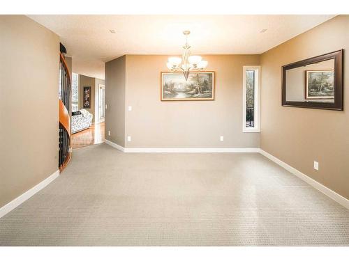 109 Everglade Circle Sw, Calgary, AB - Indoor Photo Showing Other Room