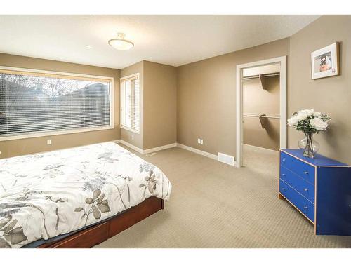 109 Everglade Circle Sw, Calgary, AB - Indoor Photo Showing Bedroom