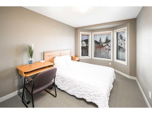 109 Everglade Circle Sw, Calgary, AB - Indoor Photo Showing Bedroom