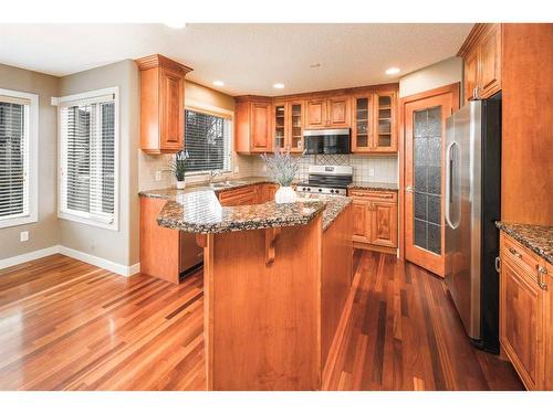 109 Everglade Circle Sw, Calgary, AB - Indoor Photo Showing Kitchen With Stainless Steel Kitchen